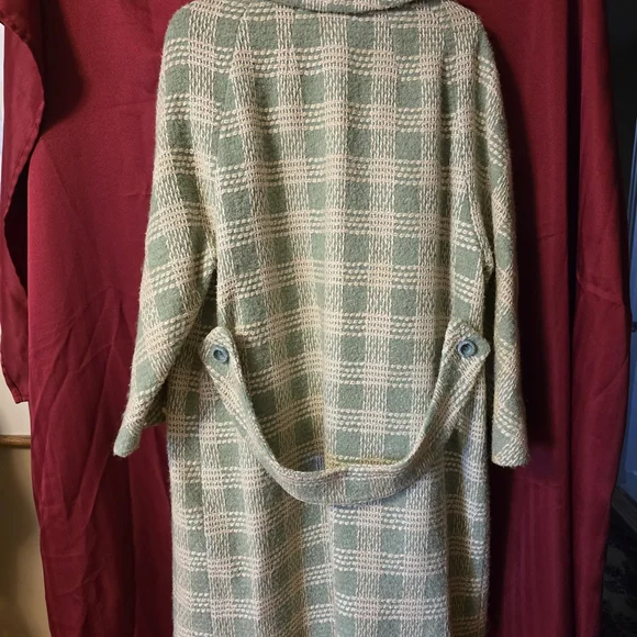 Elegant Green Plaid Double-Breasted Pea Coat - Picture 4 of 4